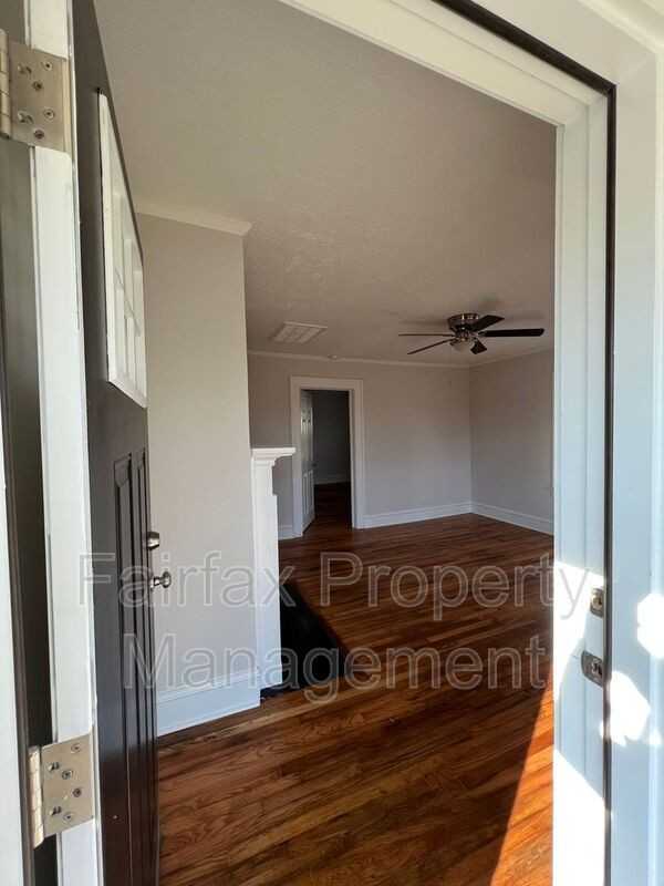 102 W Summit Ave #B - Photo 3 of 23