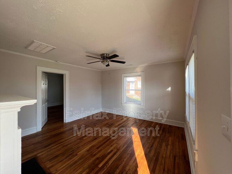 102 W Summit Ave #B - Photo 5 of 23