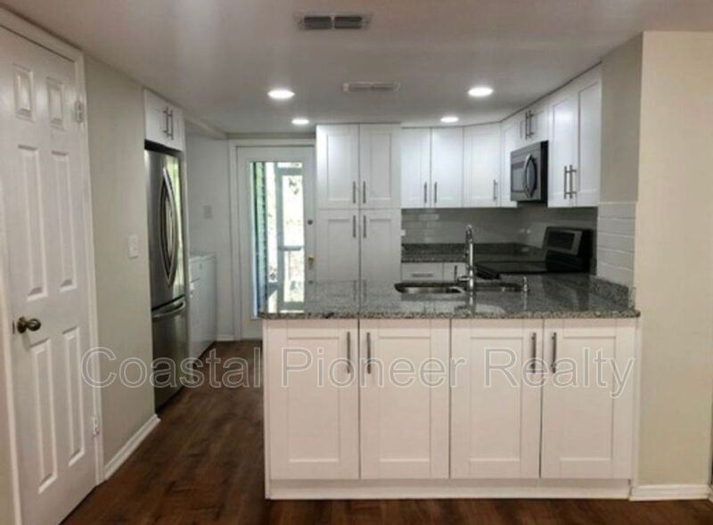 2223 Fox Chase Blvd - Photo 2 of 9