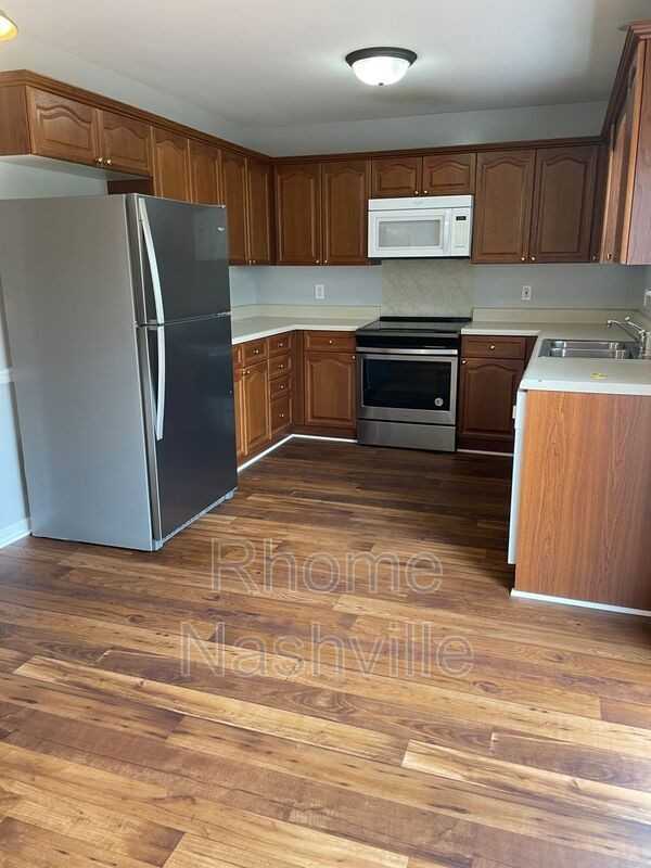 1040 Blairfield Dr - Photo 2 of 14