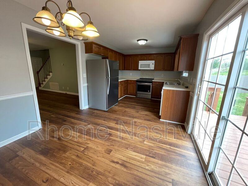 1040 Blairfield Dr - Photo 3 of 14