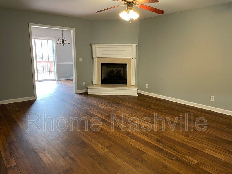 1040 Blairfield Dr - Photo 4 of 14