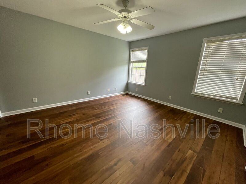 1040 Blairfield Dr - Photo 6 of 14