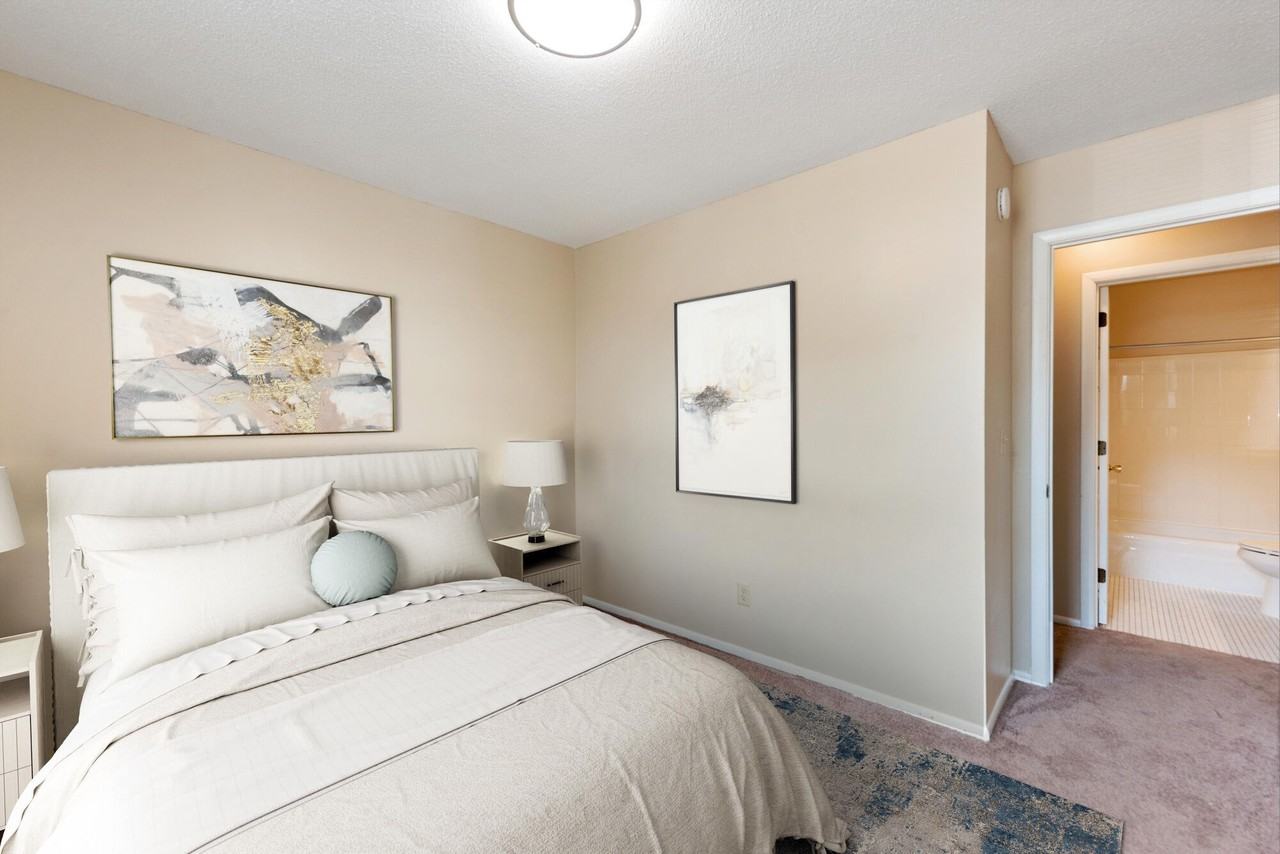 Shamrock Court Apartments - Photo 3 of 23