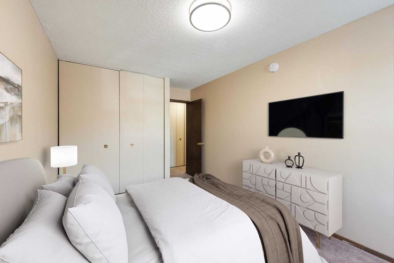 Shamrock Court Apartments - Photo 4 of 23