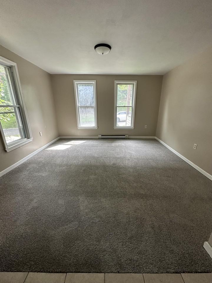 108 Tower Street - Photo 3 of 12