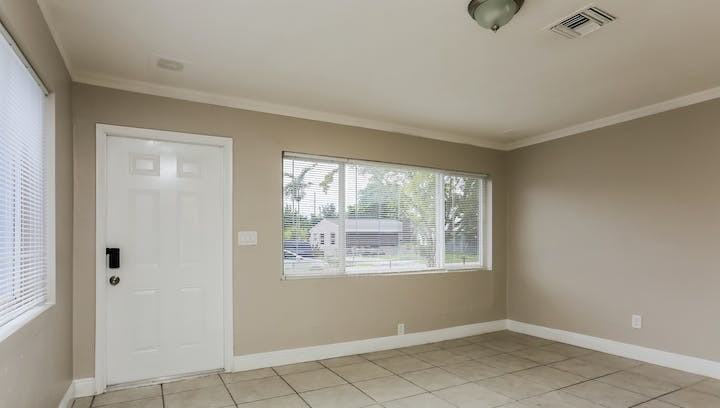 2126 Wiley Court - Photo 2 of 11