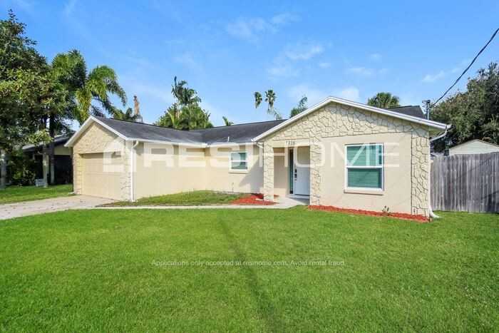 1316 Canterbury Ln - Photo 3 of 22