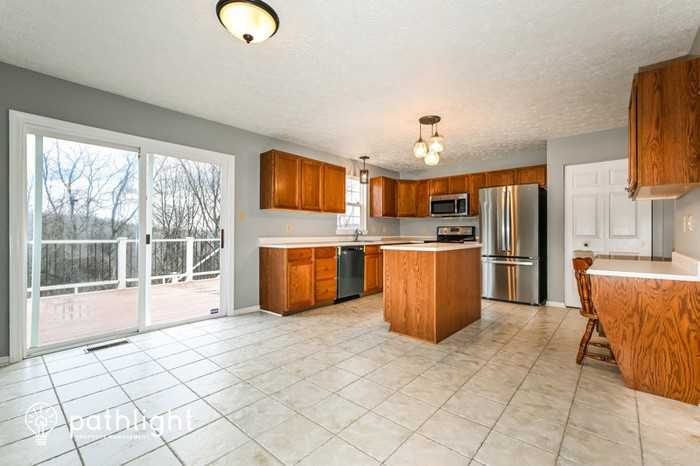 392 Pine Ridge Dr - Photo 2 of 20