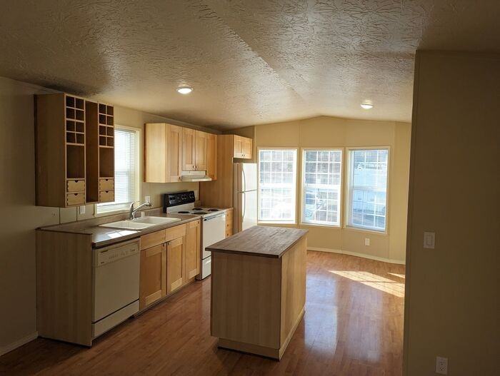 25529 40th Avenue Ct E - Photo 2 of 13