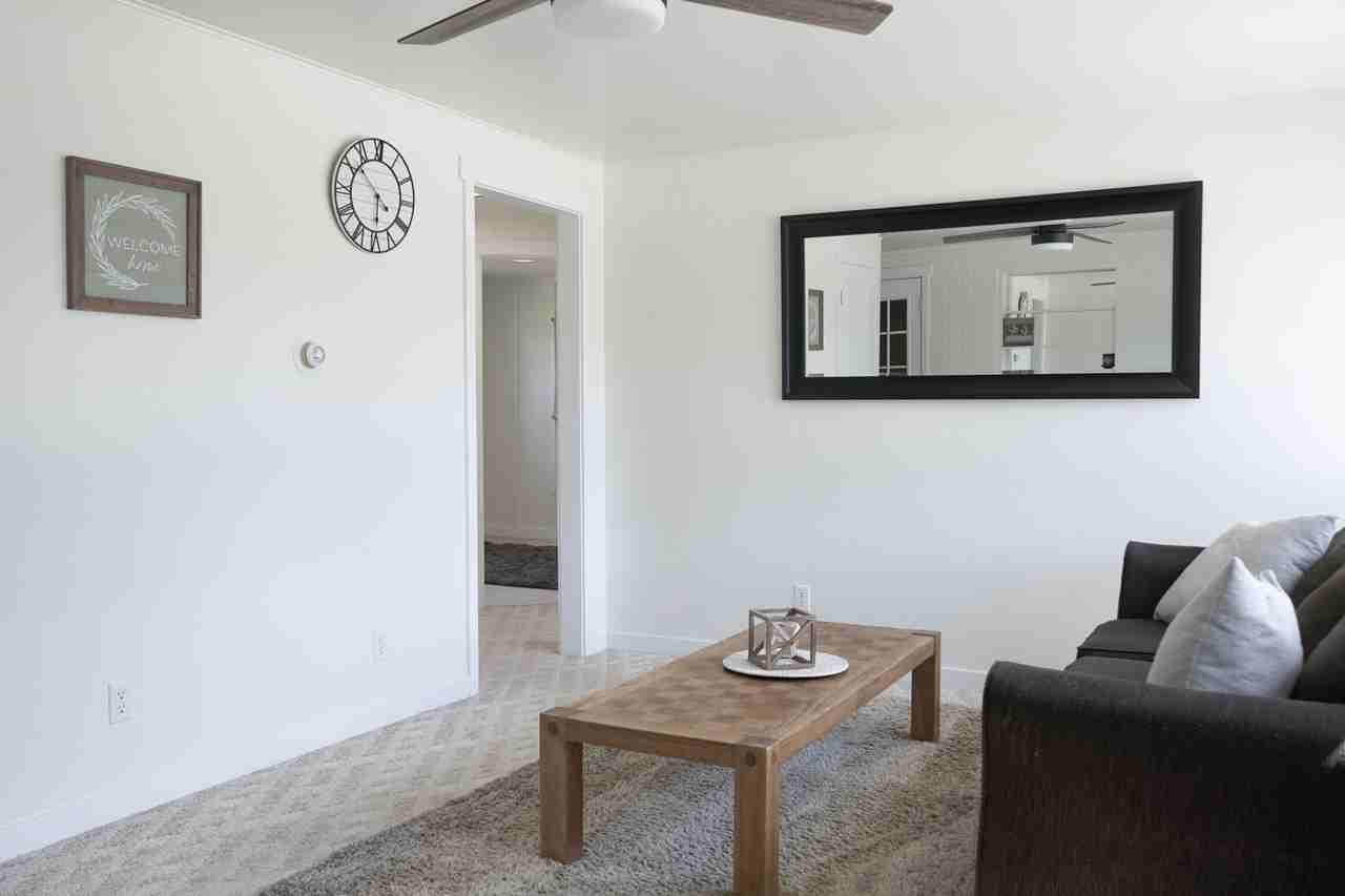 706 F St #A - Photo 3 of 9