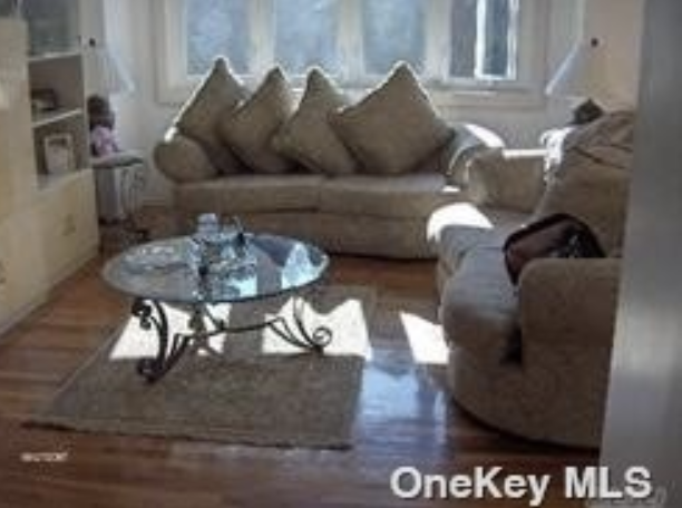511 Freeman Ave #NA - Photo 3 of 7
