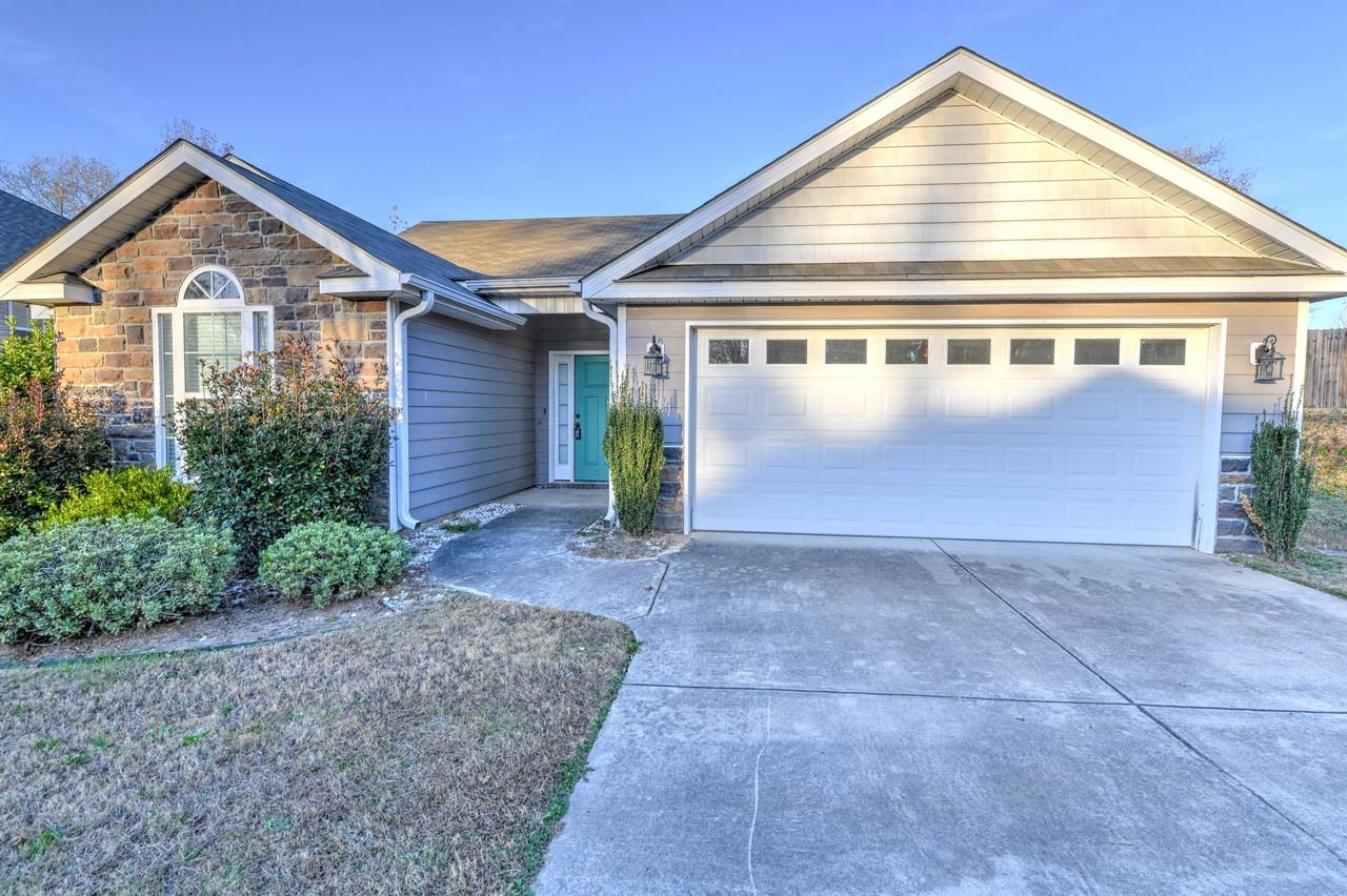 1328 Royal Oak St #1 - Photo 2 of 22