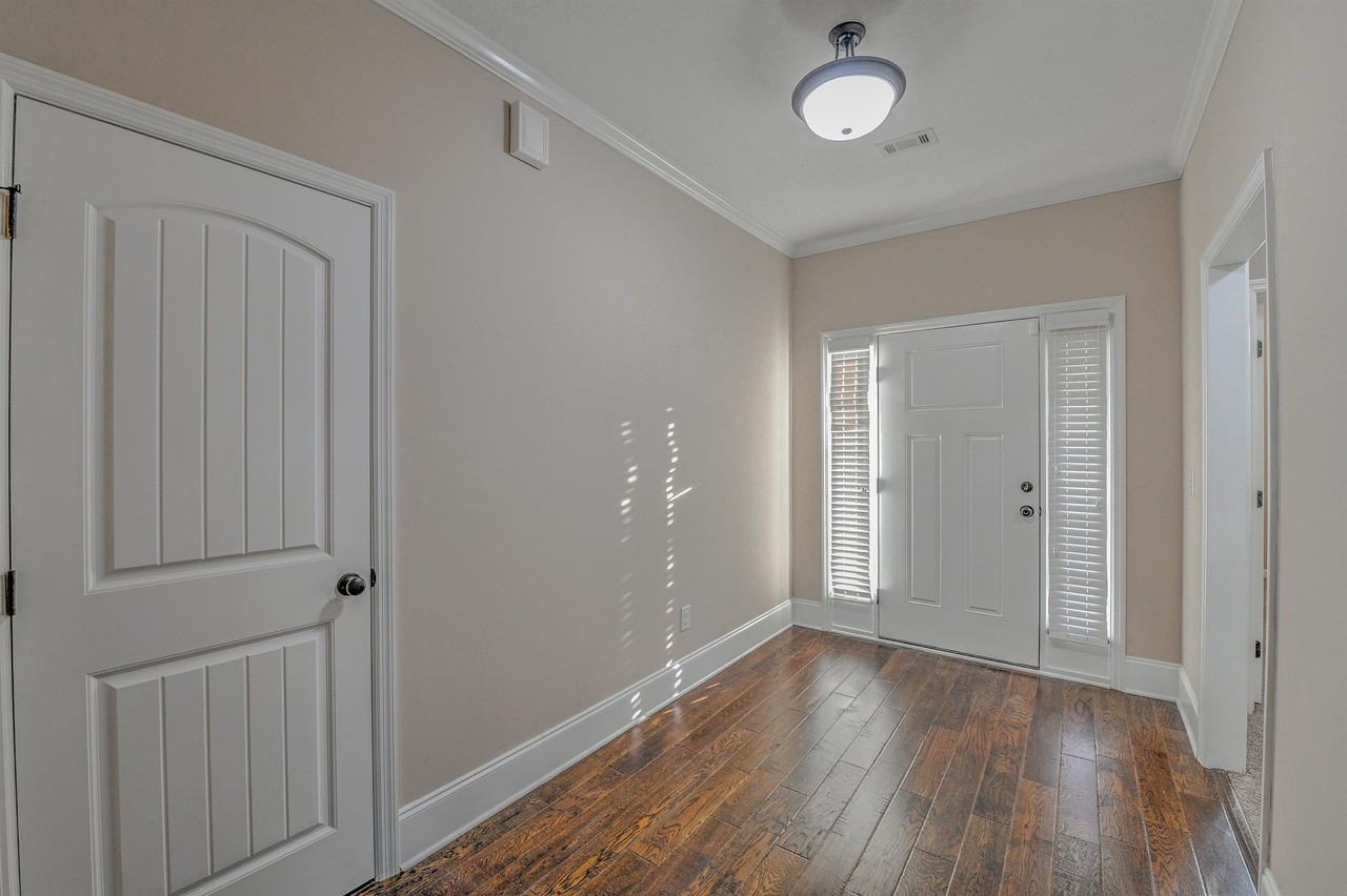 1328 Royal Oak St #1 - Photo 4 of 22