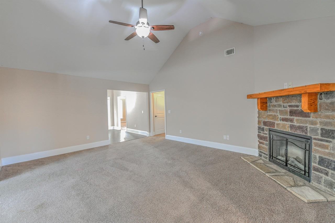 1328 Royal Oak St #1 - Photo 6 of 22