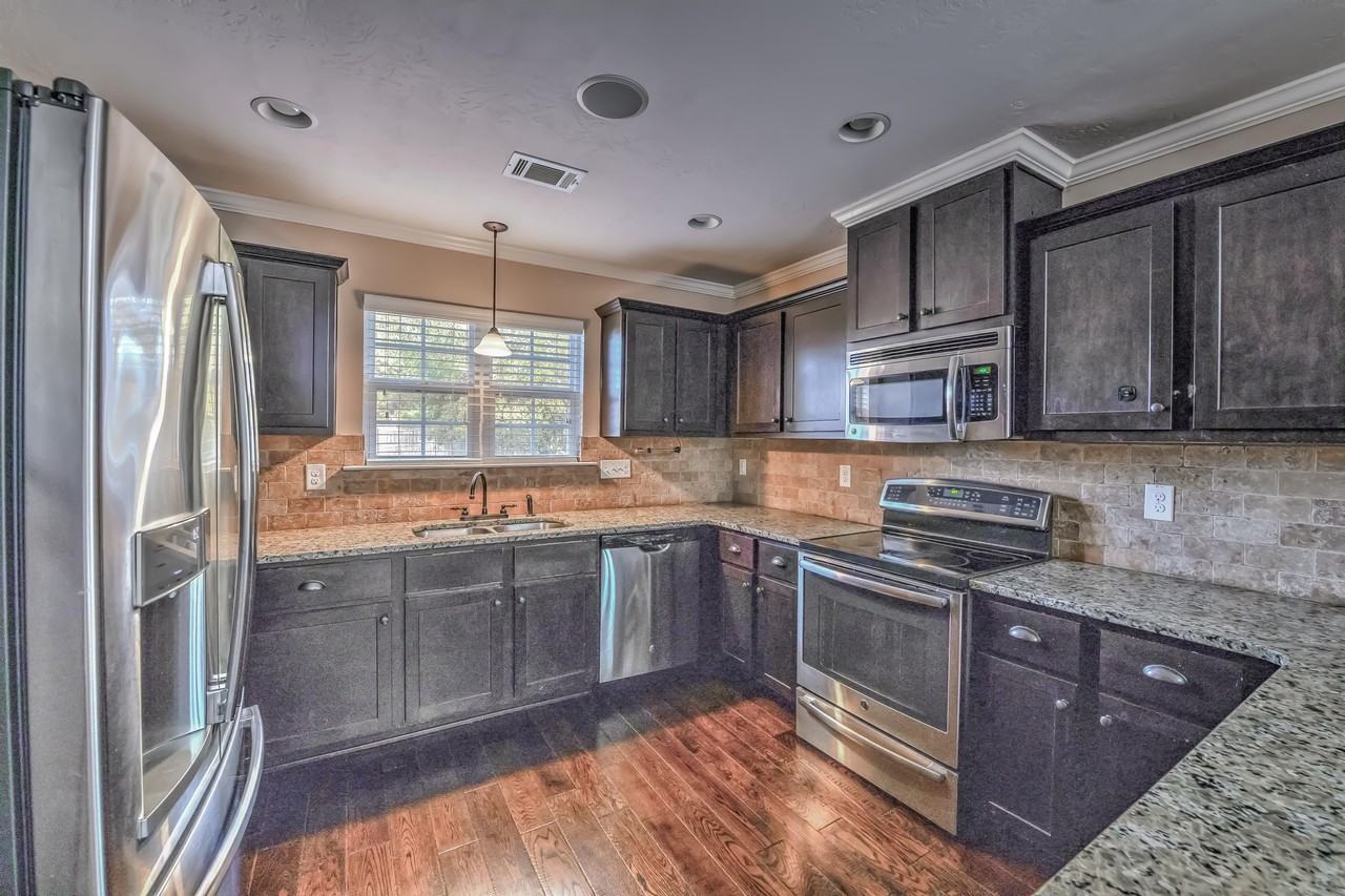 1328 Royal Oak St #1 - Photo 7 of 22