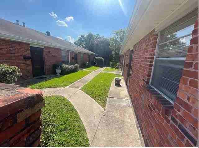 2804 Longwood Dr #A - Photo 2 of 7