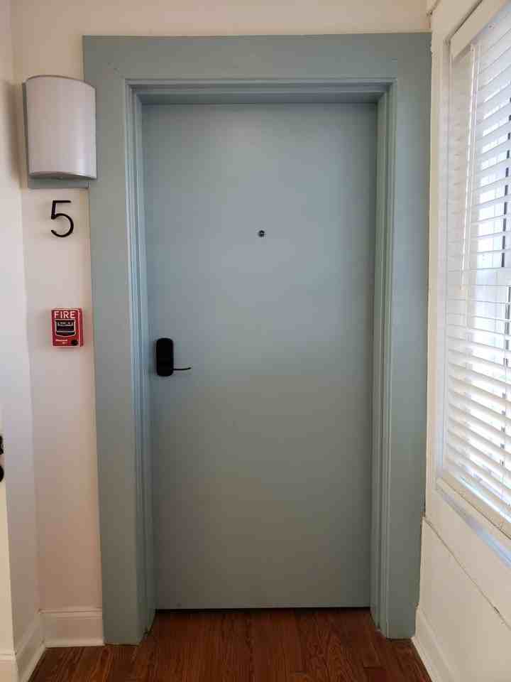 300 300 Laurel StreetUnit 5 #5 - Photo 4 of 23