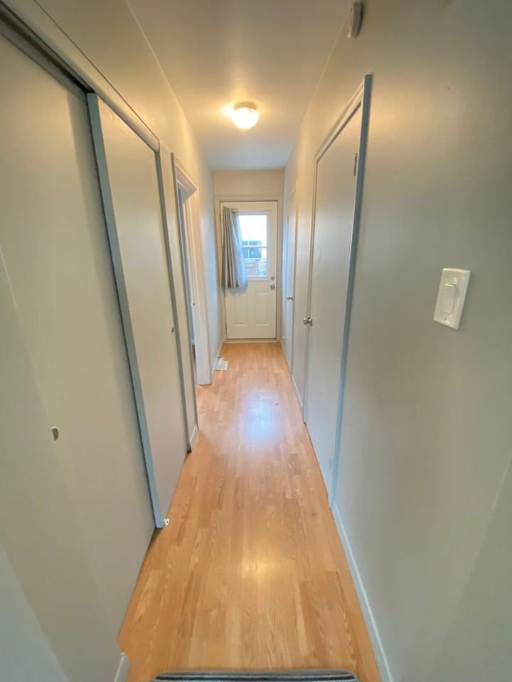 812 Wellington St - Photo 3 of 12