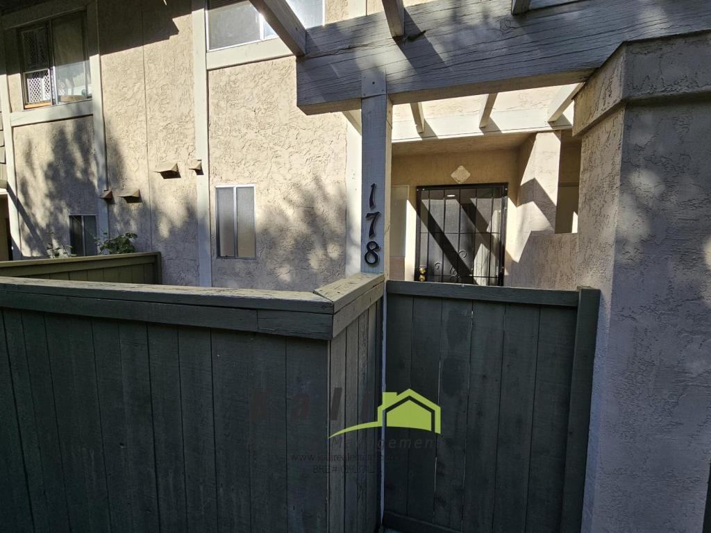 3926 60th St - Photo 2 of 18