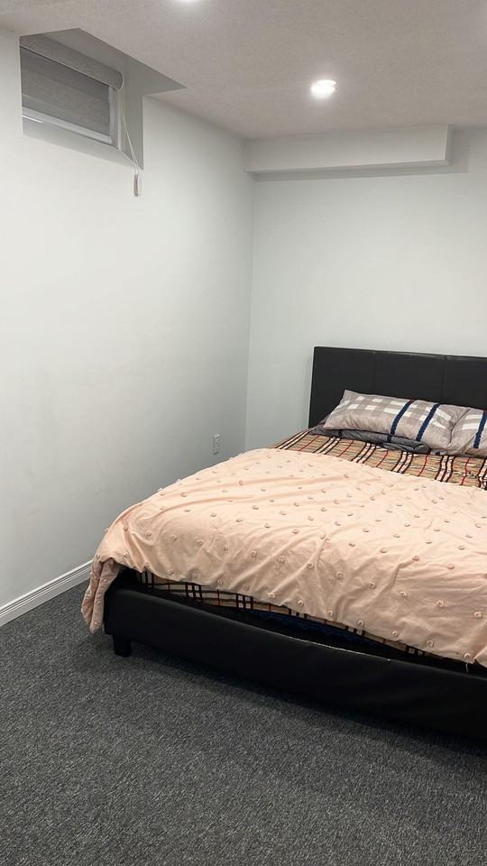 28 Billingsley Crescent - Photo 3 of 8