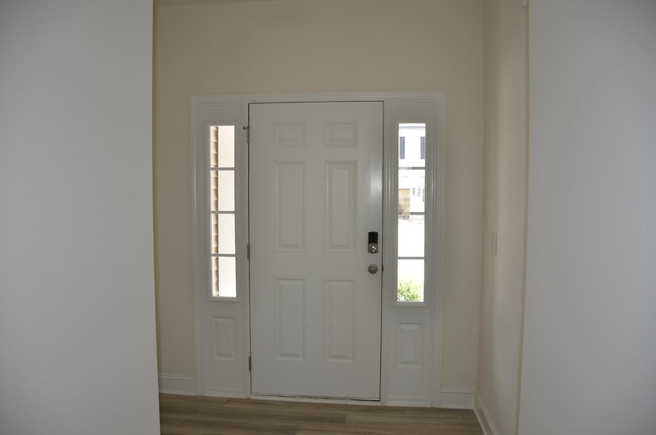 739 Ridge Cliff Ln - Photo 2 of 24