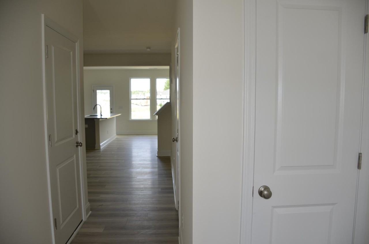 739 Ridge Cliff Ln - Photo 3 of 24