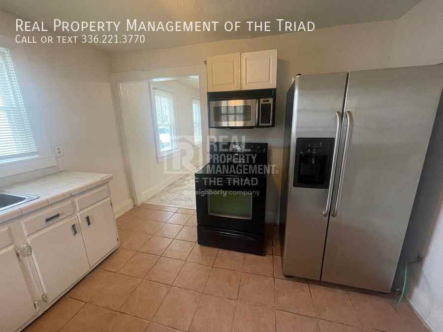 704 Dewitt St - Photo 3 of 13