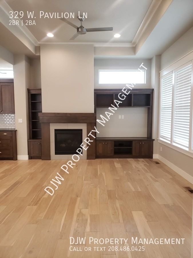 329 W Pavilion Ln - Photo 3 of 13