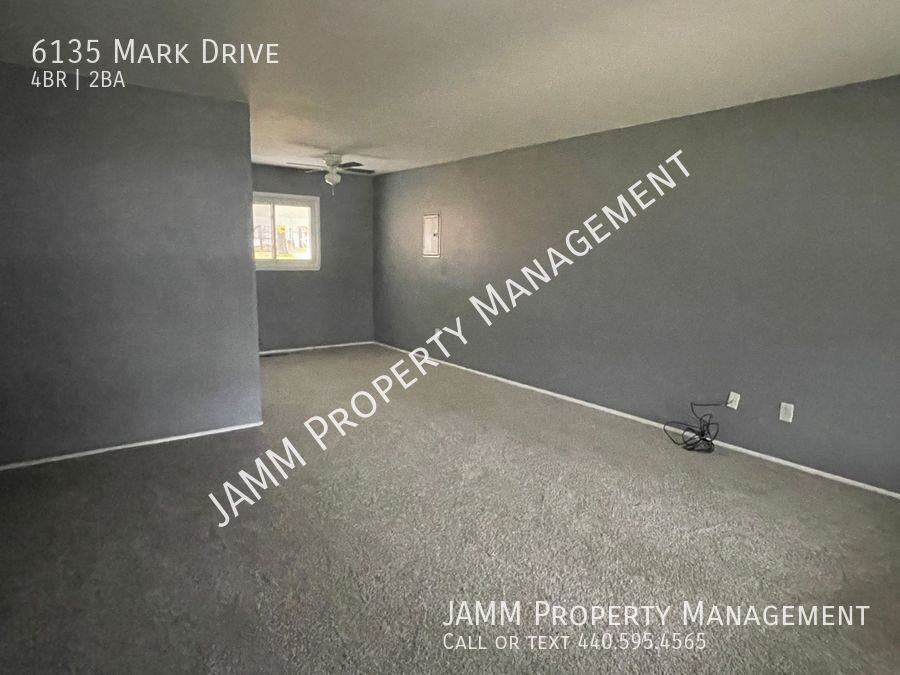 6135 Mark Dr - Photo 3 of 22