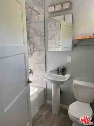 10748 Galvin St - Photo 3 of 19