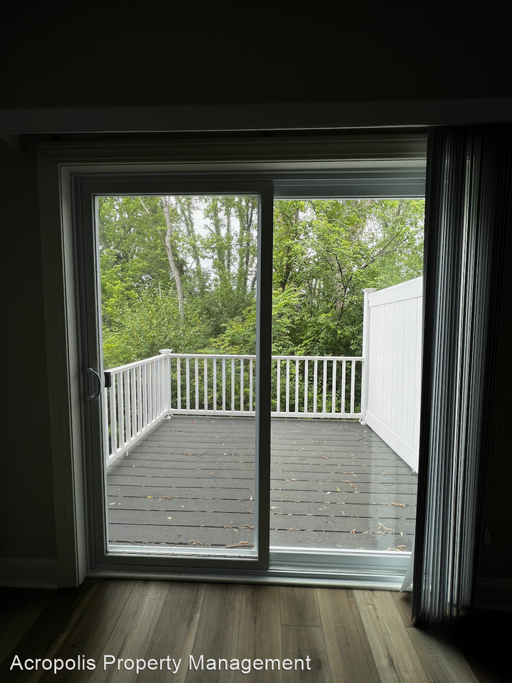 Florentine Cir - Photo 3 of 15