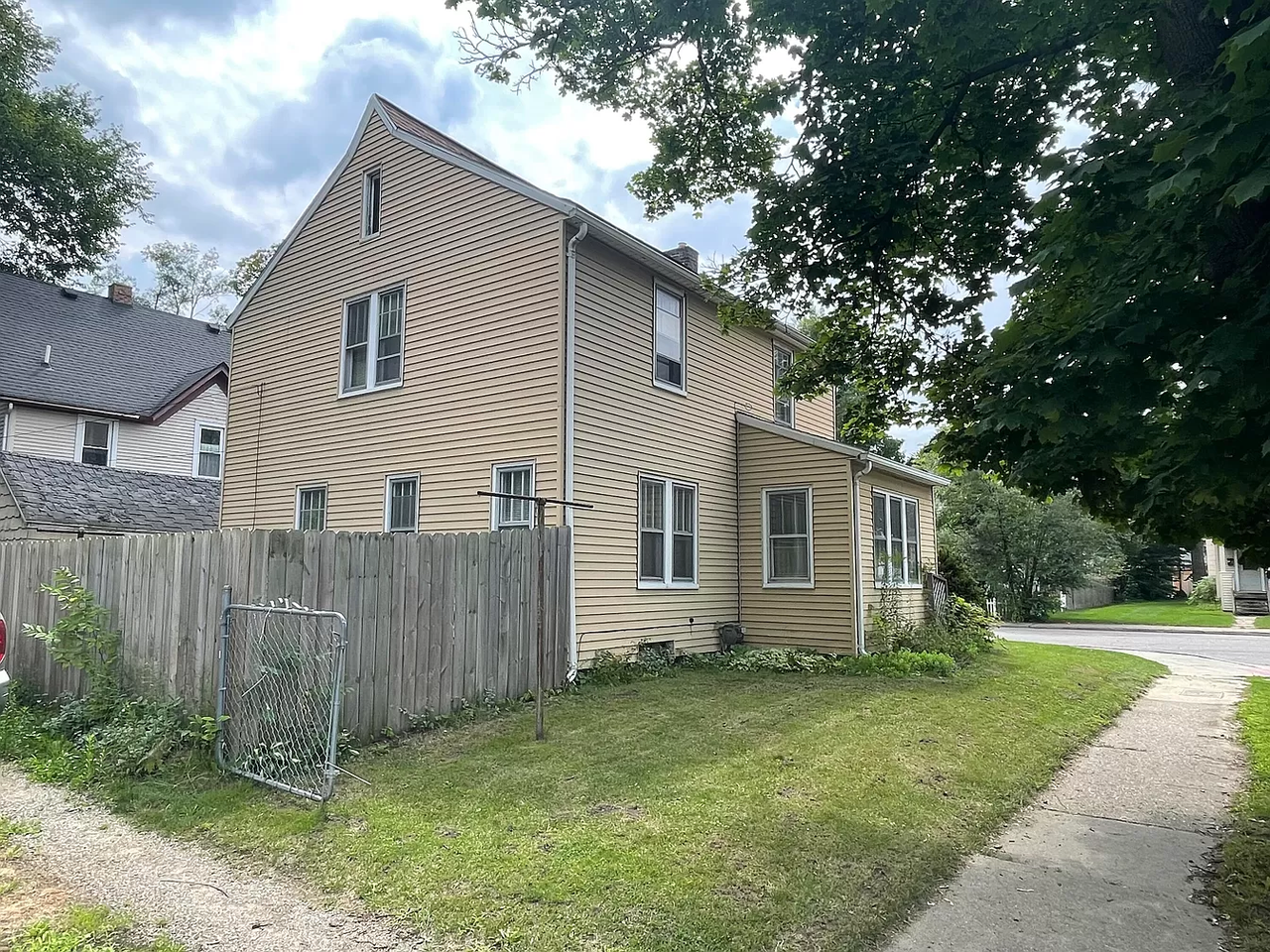 1103 E Stockbridge Ave #NA - Photo 3 of 16