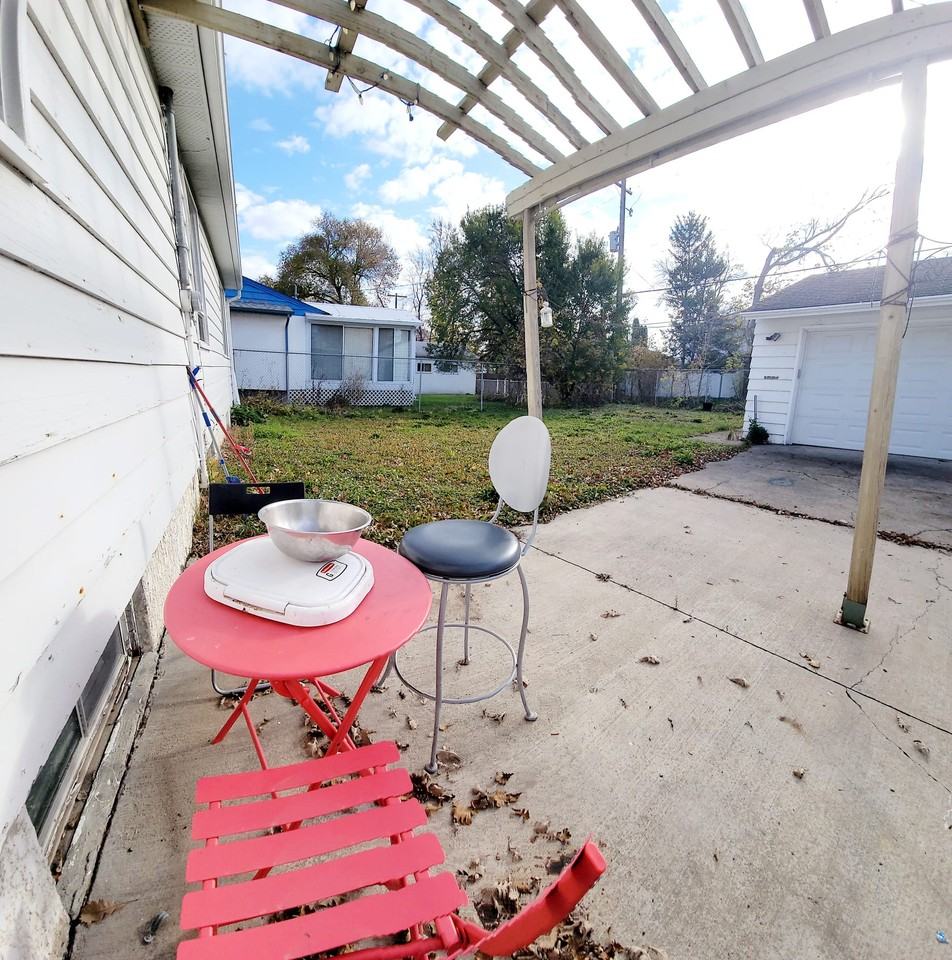 86 Fletcher Cres #1 - Photo 2 of 11