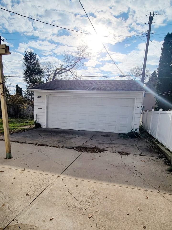 86 Fletcher Cres #1 - Photo 3 of 11