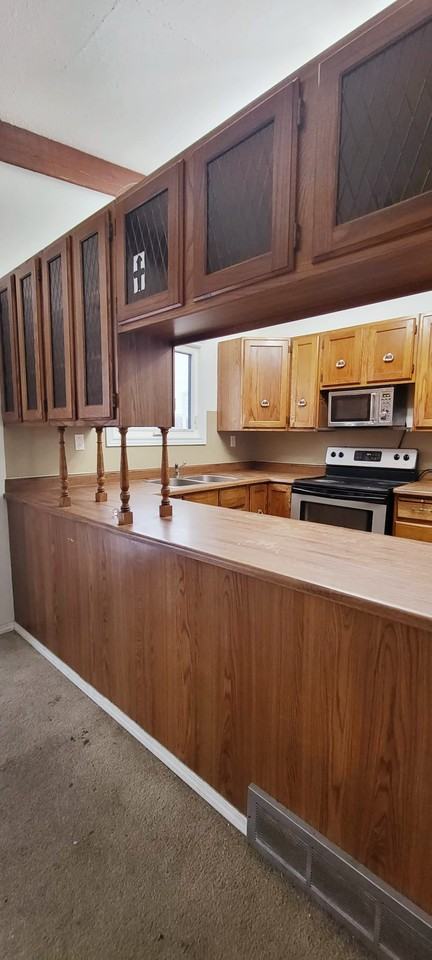 1198 Chancellor Dr #1 - Photo 3 of 14