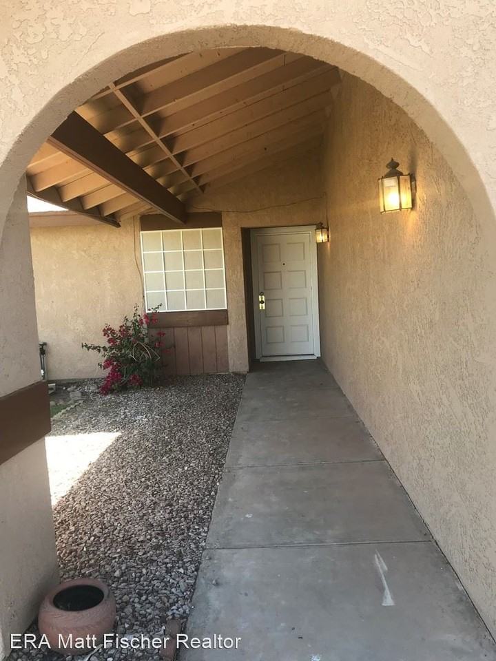 1910 S Naples Ave - Photo 2 of 22