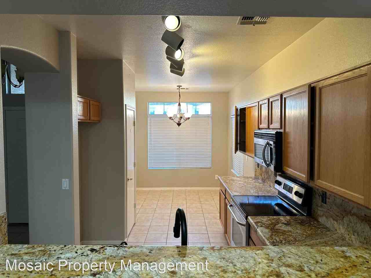 2441 W Indigo Dr - Photo 2 of 14