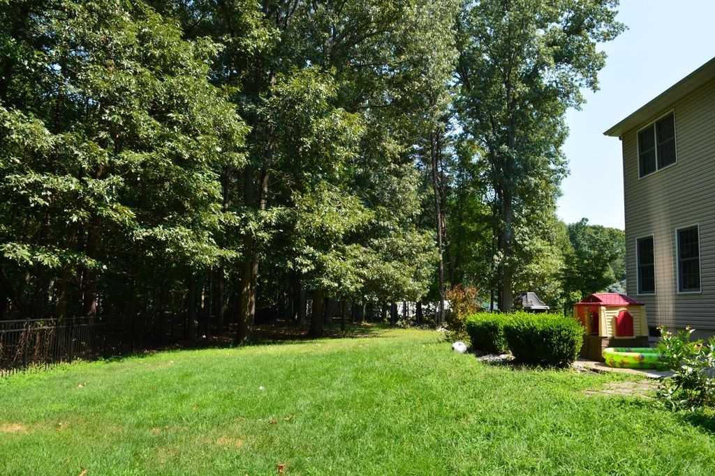 1217 Tasker Ave - Photo 2 of 10