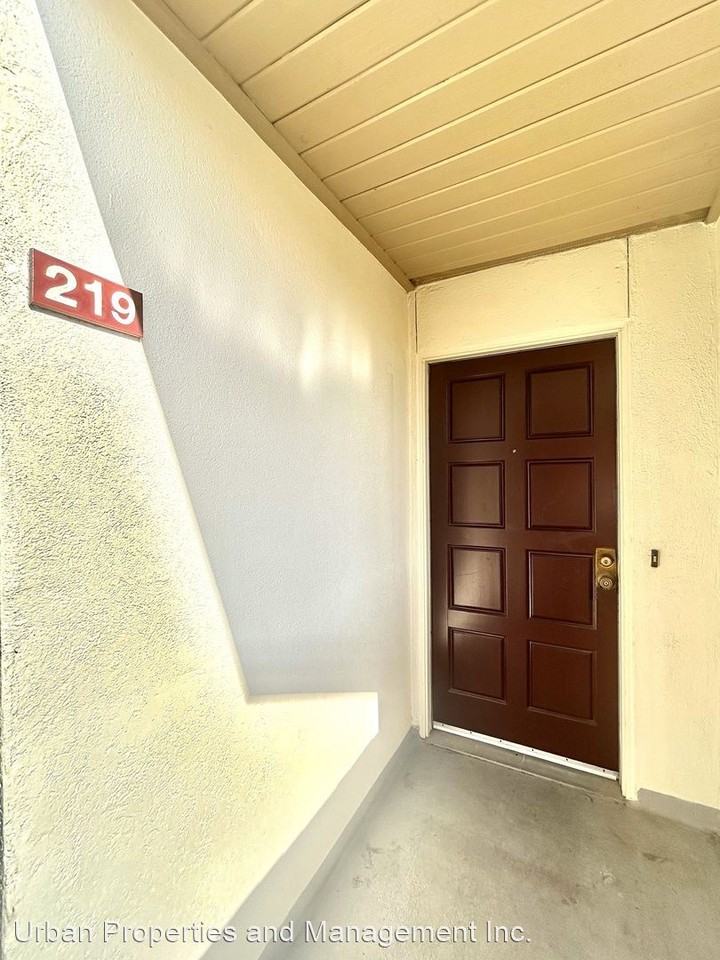 219 Shorebird Cir - Photo 3 of 25