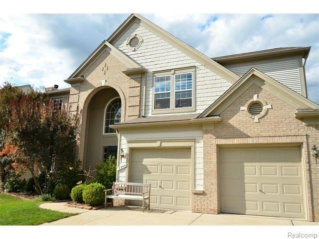 3244 Yosemite Dr - Photo 2 of 10