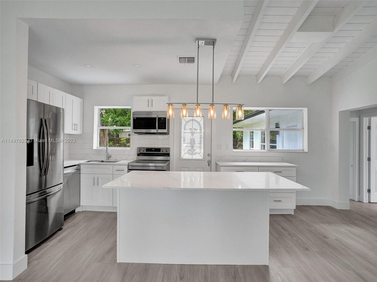 441 Carolina Ave - Photo 2 of 8