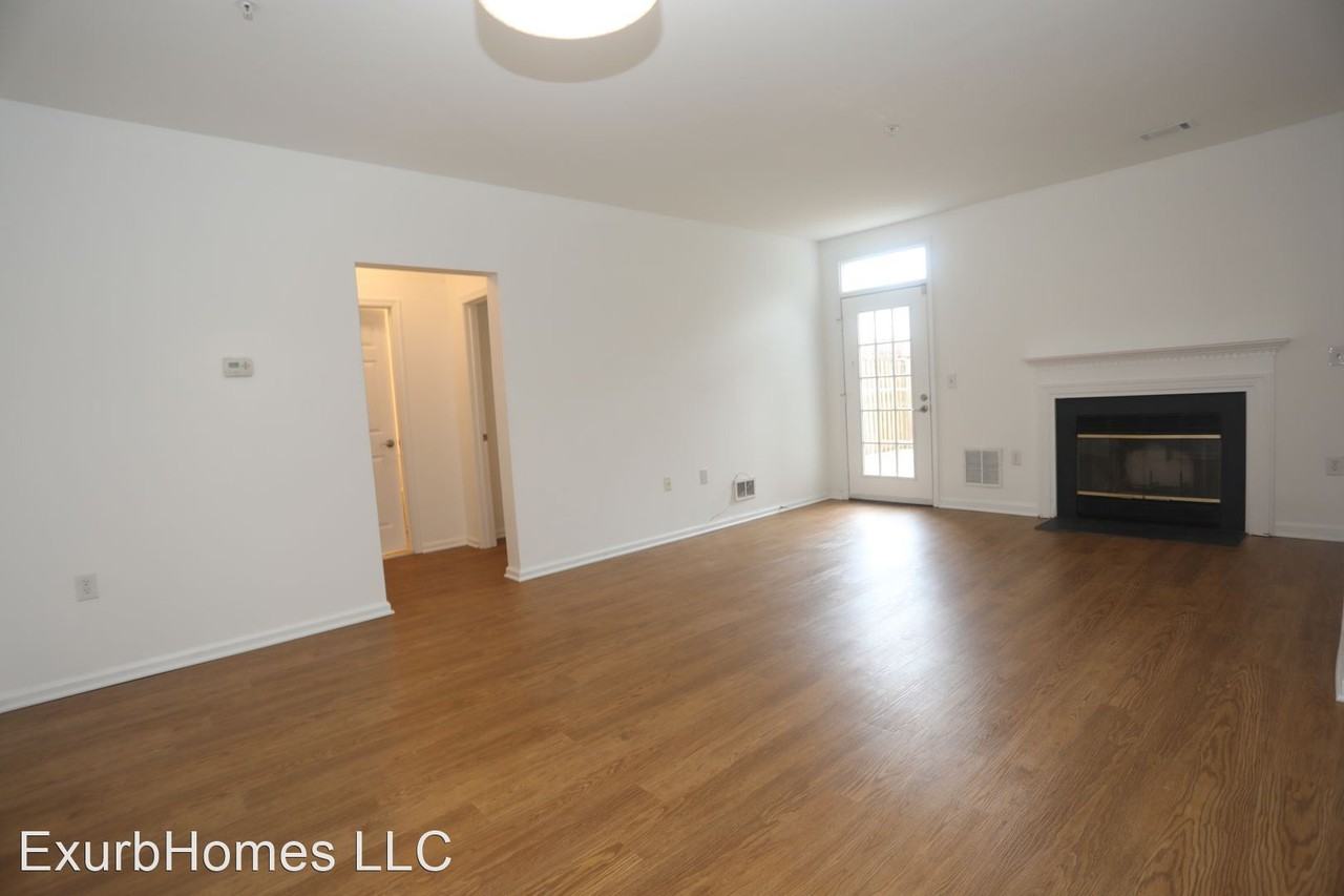 2466 Wentworth Dr - Photo 3 of 19