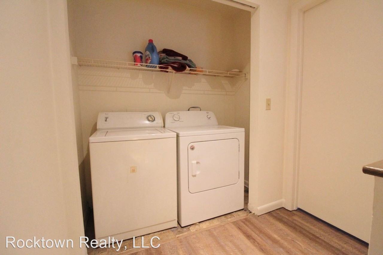 1466 Bradley Dr - Photo 3 of 12