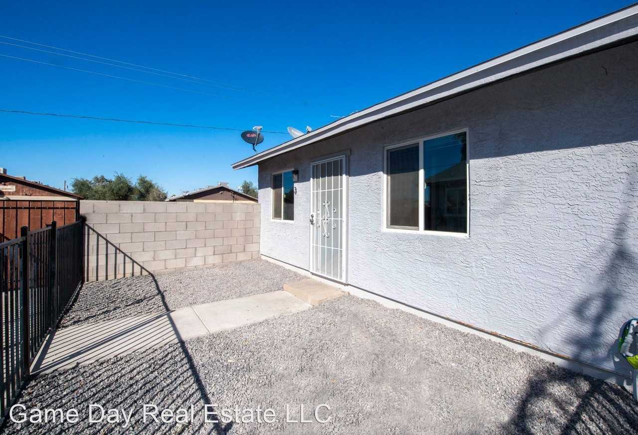 2922 East Roeser Road - Photo 2 of 35