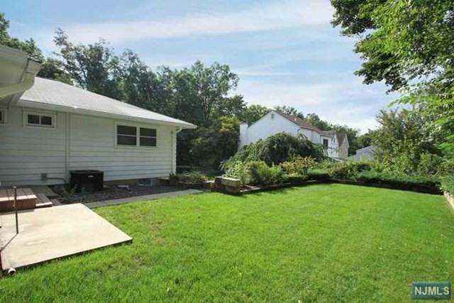 222 W Shore Rd - Photo 2 of 15