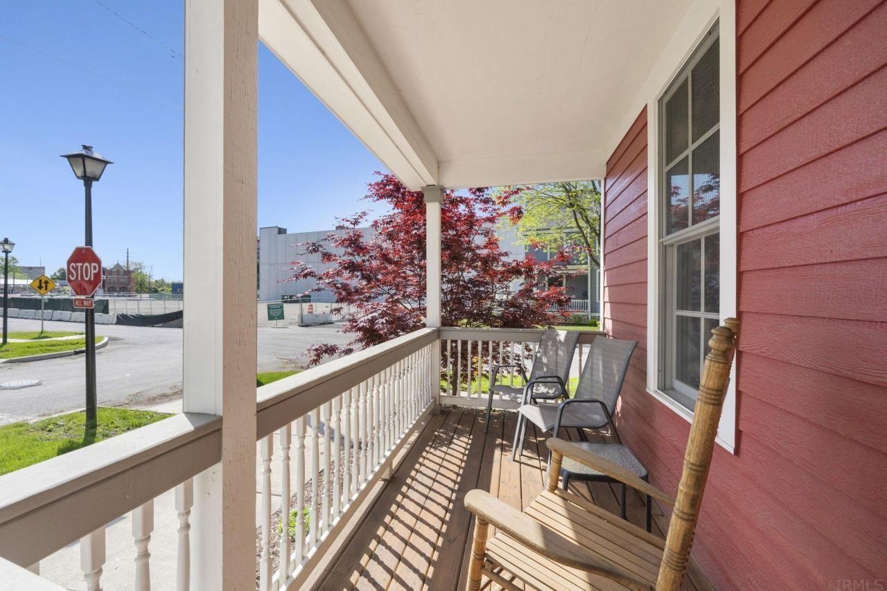 1222 Jackson St - Photo 2 of 20