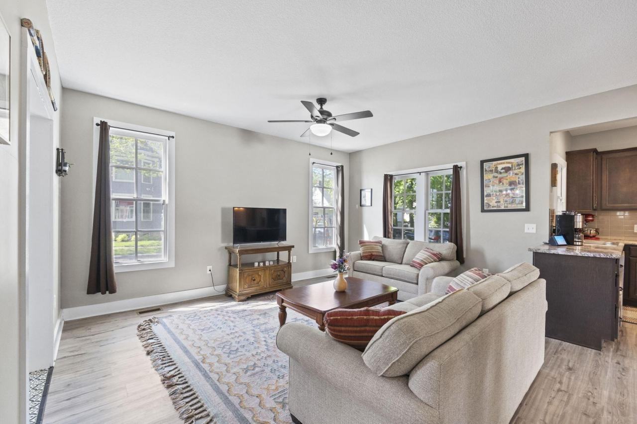 1222 Jackson St - Photo 3 of 20