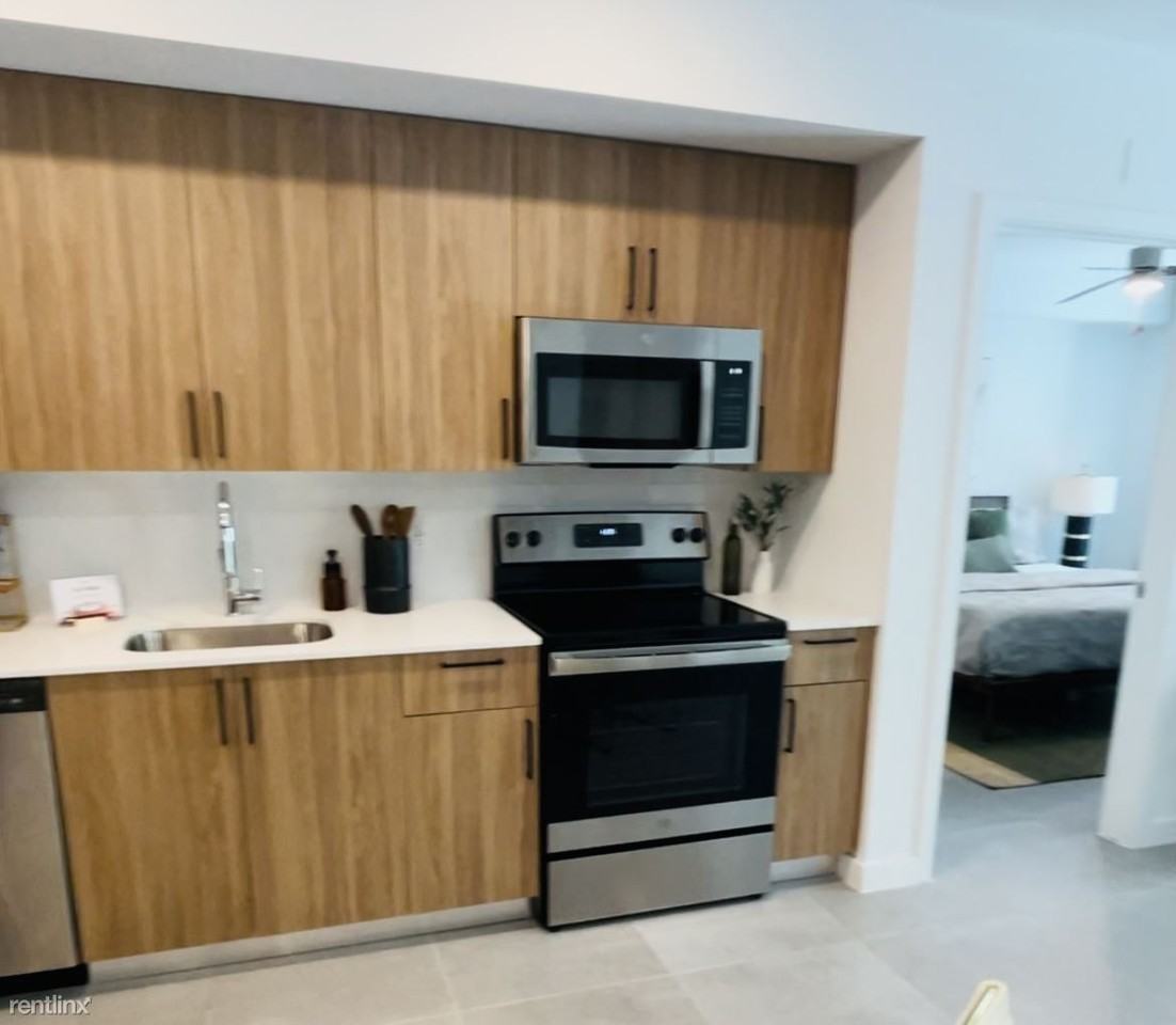 1200 SW 67th Ave - Photo 3 of 15