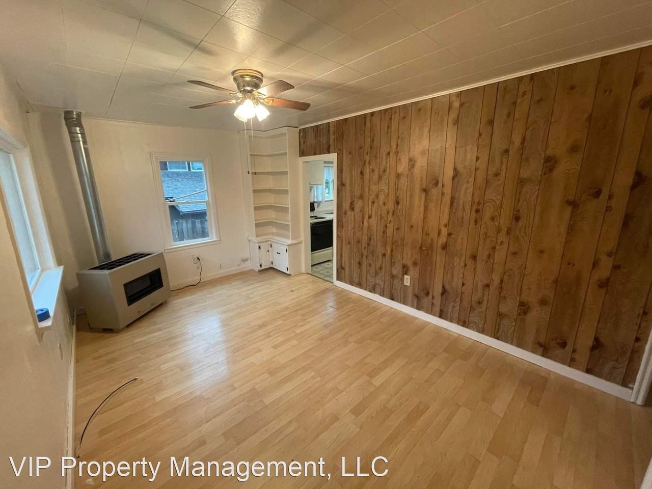 507 S Division St - Photo 3 of 21